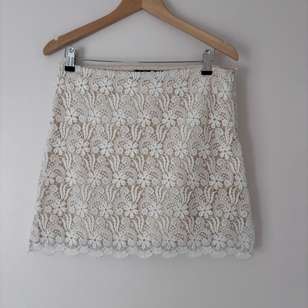 Zara White Floral Lace Mini Skirt (Size M)